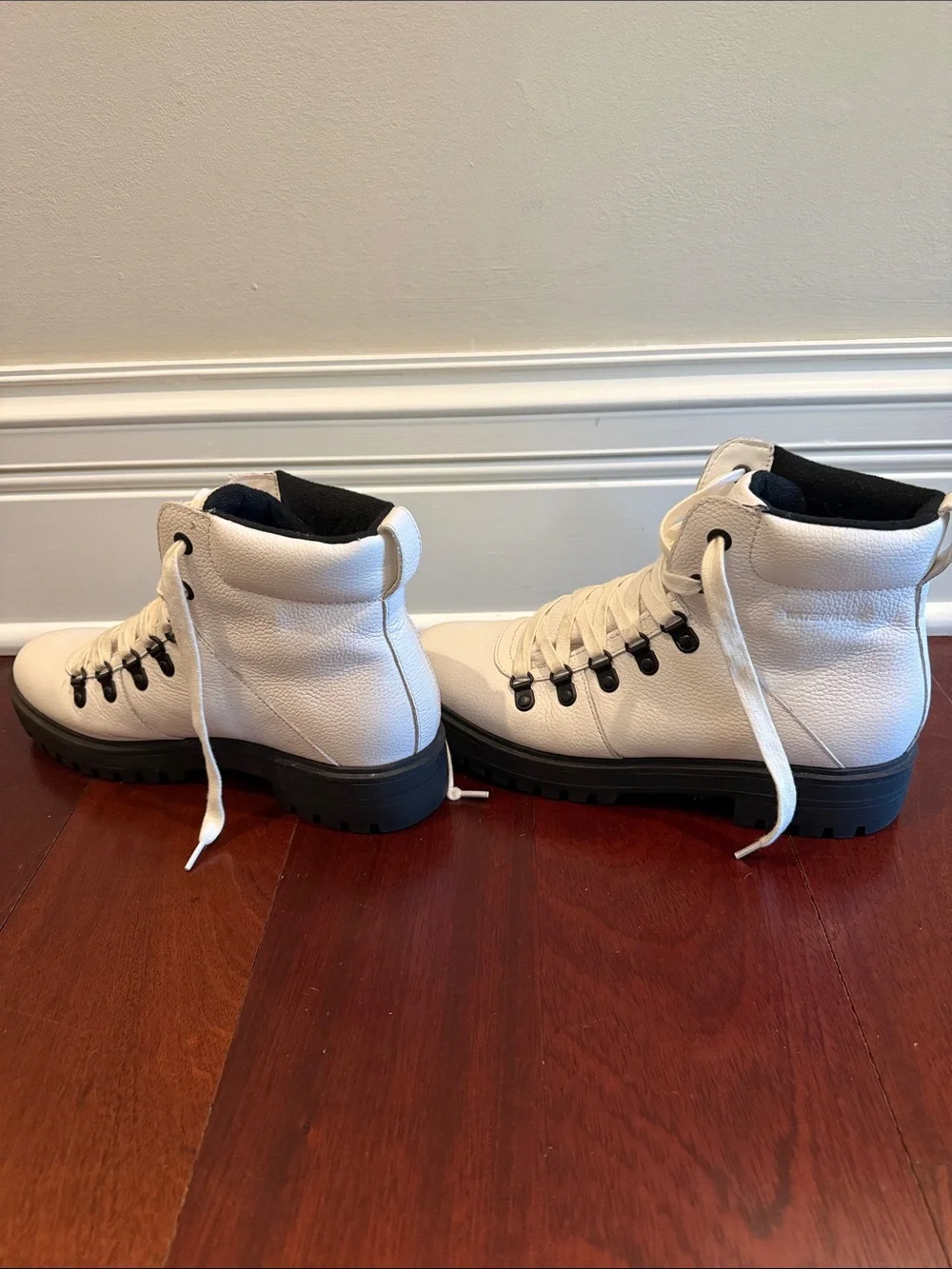 Cougar White Lace-Up Waterproof Winter Boots with Black Sole